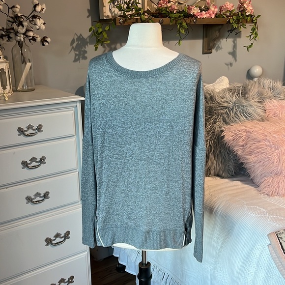 Comfy Long Sleeve Gray Top Crewneck Long Shirt Womens Medium - Picture 5 of 14
